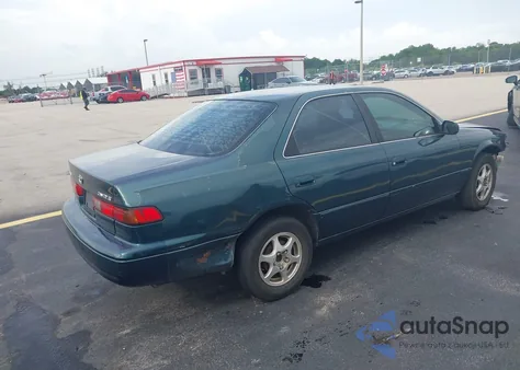 1997 Toyota Camry Xle z USA, uszkodzony, nr VIN 4T1BG22K2VU075437